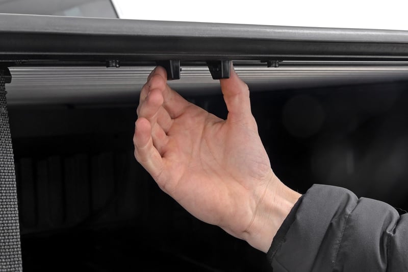 Retractable Bed Cover 6'9" Bed | Chevy/GMC 2500HD/3500HD (20-25) 46110690