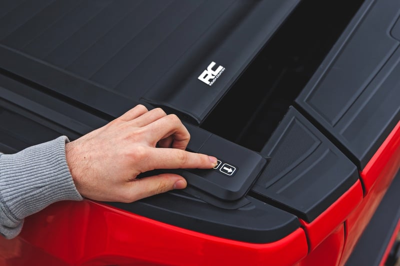 Powered Retractable Bed Cover 5'10" Bed | Chevy/GMC 1500 (19-25) 51120580