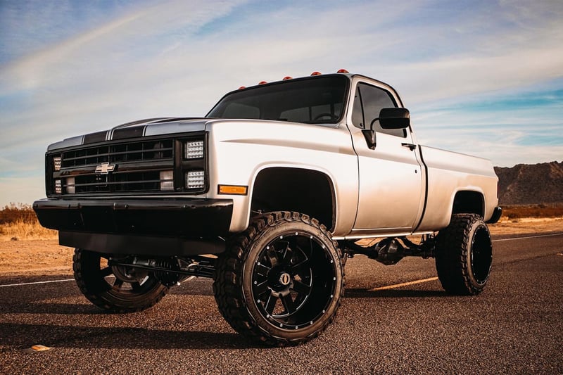 Rough Country 6 Inch Lift Kit Chevy/GMC Half-Ton Suburban 4WD (77-91) -  21430