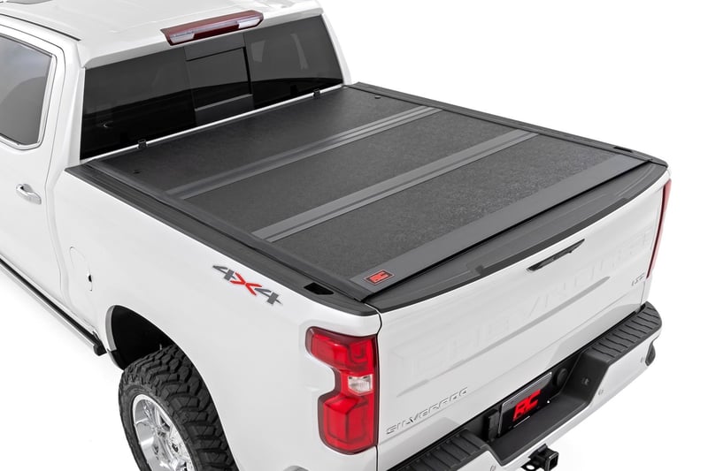 Rough Country Hard Low Profile Bed Cover Chevy/GMC Sierra 1500 (19-25)/Silverado 1500 (19-25) - 47120580B