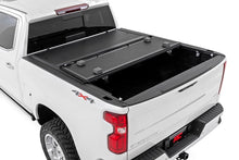 Rough Country Hard Low Profile Bed Cover Chevy/GMC Sierra 1500 (19-25)/Silverado 1500 (19-25) - 47120580B