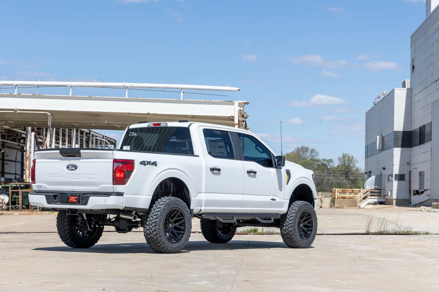 Rough Country 6 Inch Lift Kit Ford F-150 4WD (2021-2024) - 49930