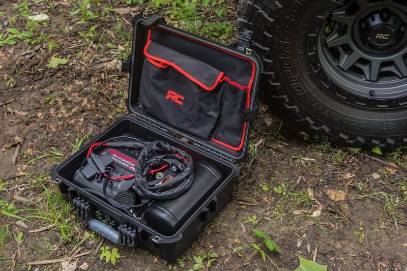 Portable Twin Motor Air Compressor w/Carry Case 12 Volt | 150PSI | 6.16 CFM - RS208A